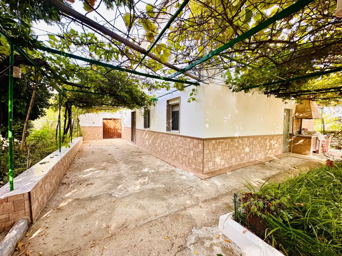Vista exterior de Finca rústica en venda en Loja amb Jardí privat, Terrassa i Traster