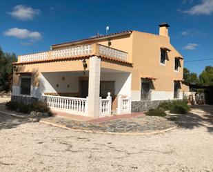 Vista exterior de Casa o xalet en venda en Elche / Elx amb Jardí privat, Terrassa i Moblat