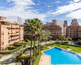 Exterior view of Apartment to rent in  Valencia Capital  with Air Conditioner, Heating and Terrace