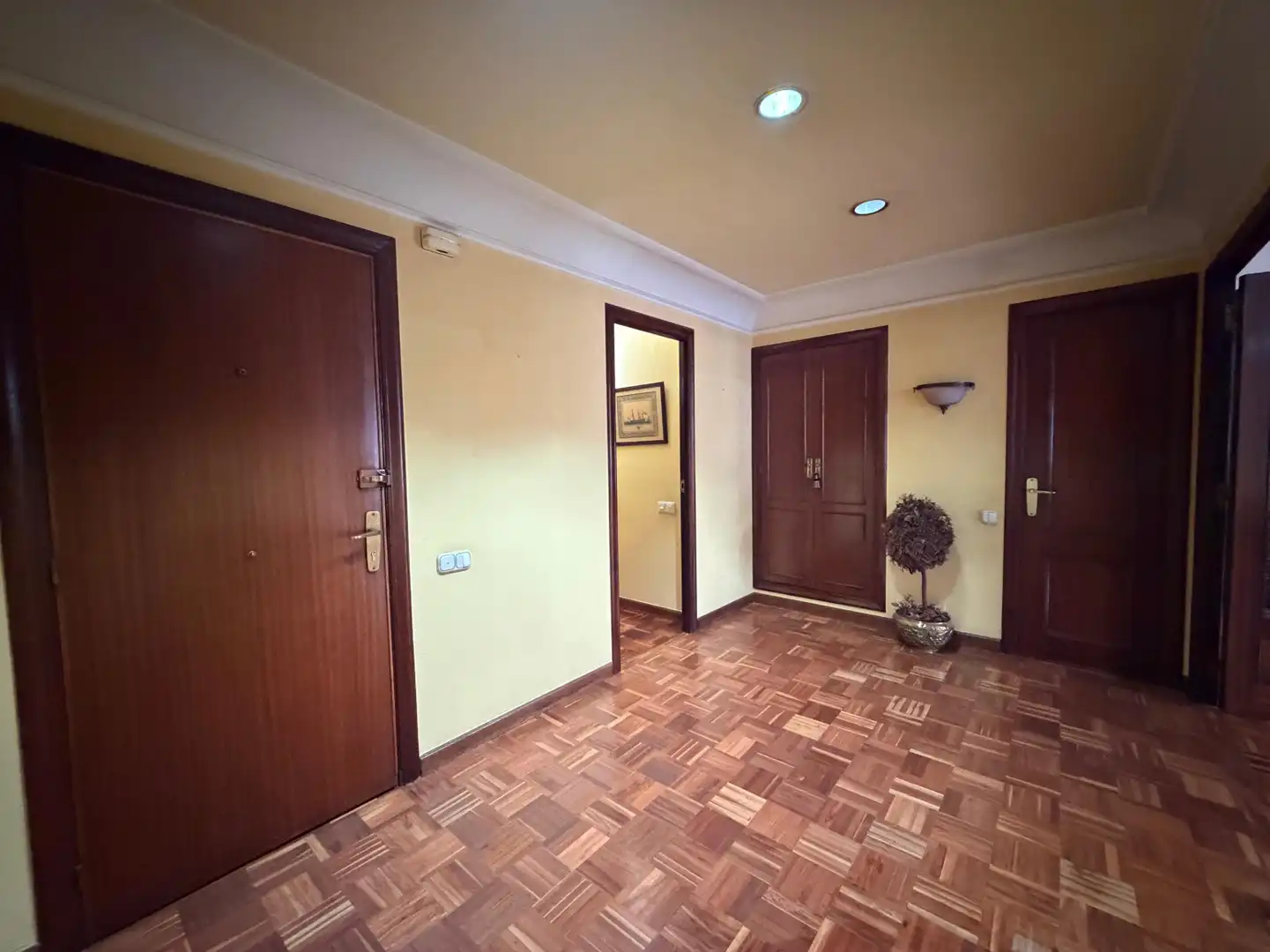Piso en venta en Avilés con Calefacción, Parquet y Terraza