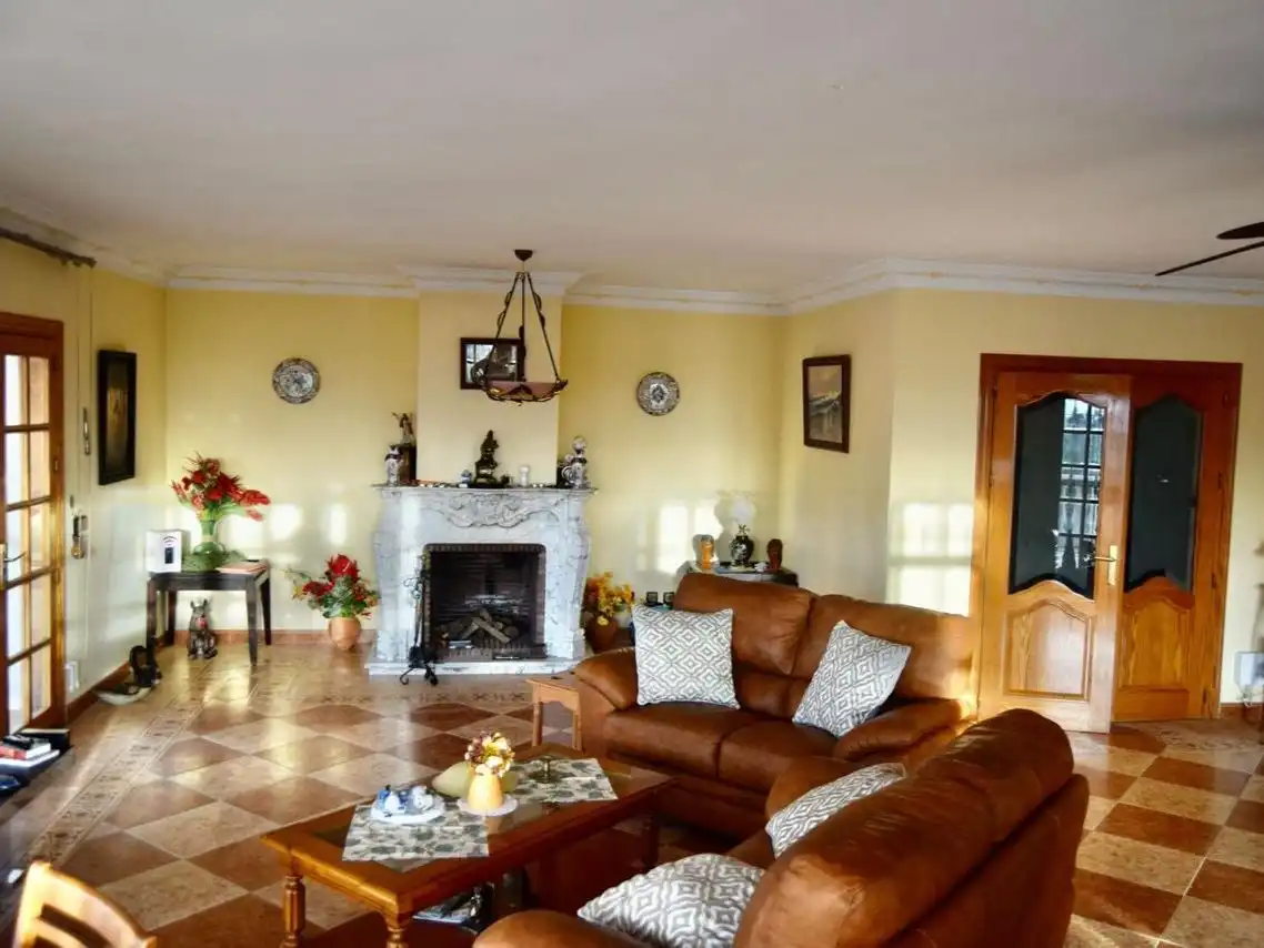 Casa amb jardí en venda a Calle calzada 6, imagen 3
