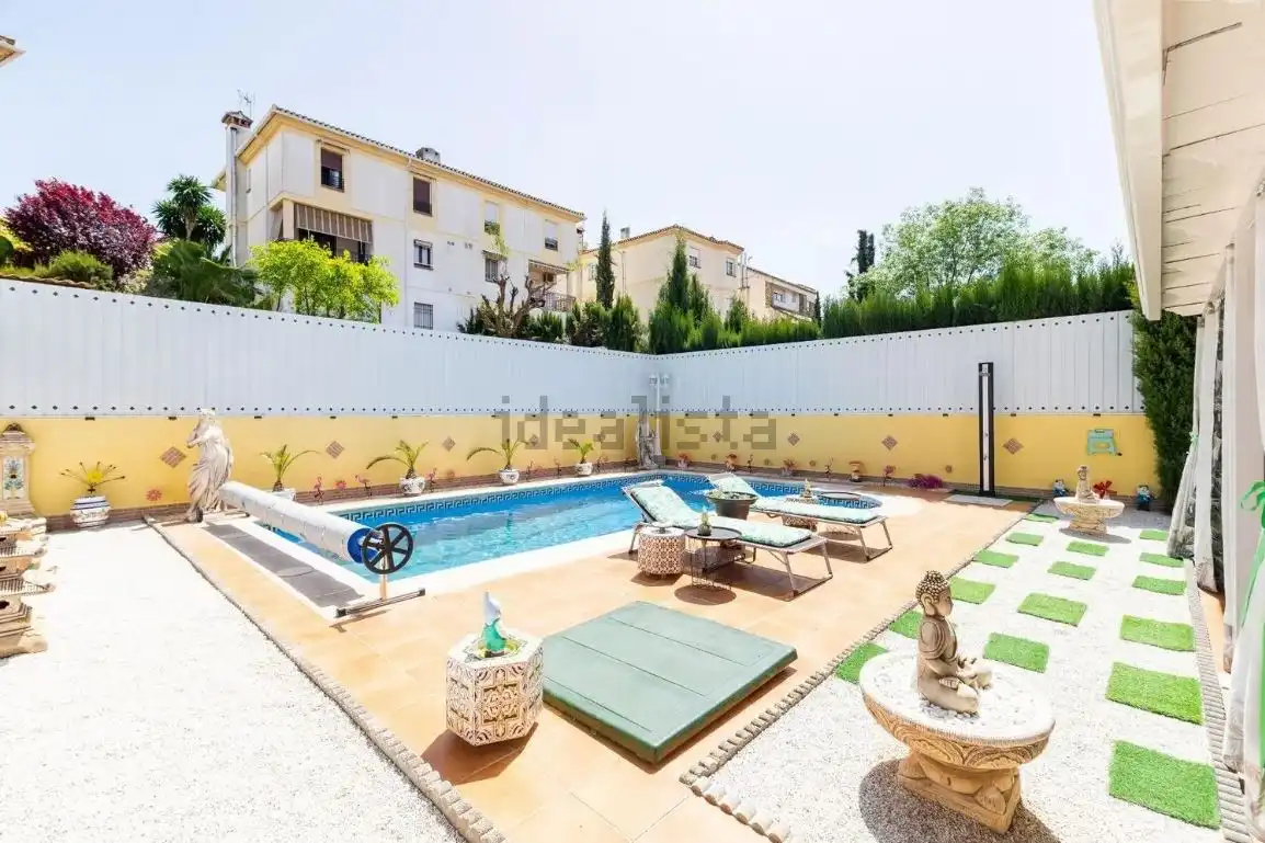 Chalet con terraza en venta en Calle el Peral, imagen 2
