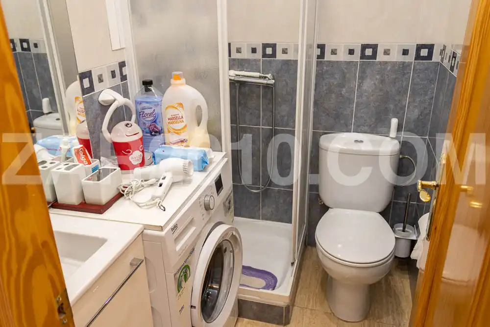 Baño de Piso en venta en Garrucha con Aire acondicionado, Terraza y Amueblado