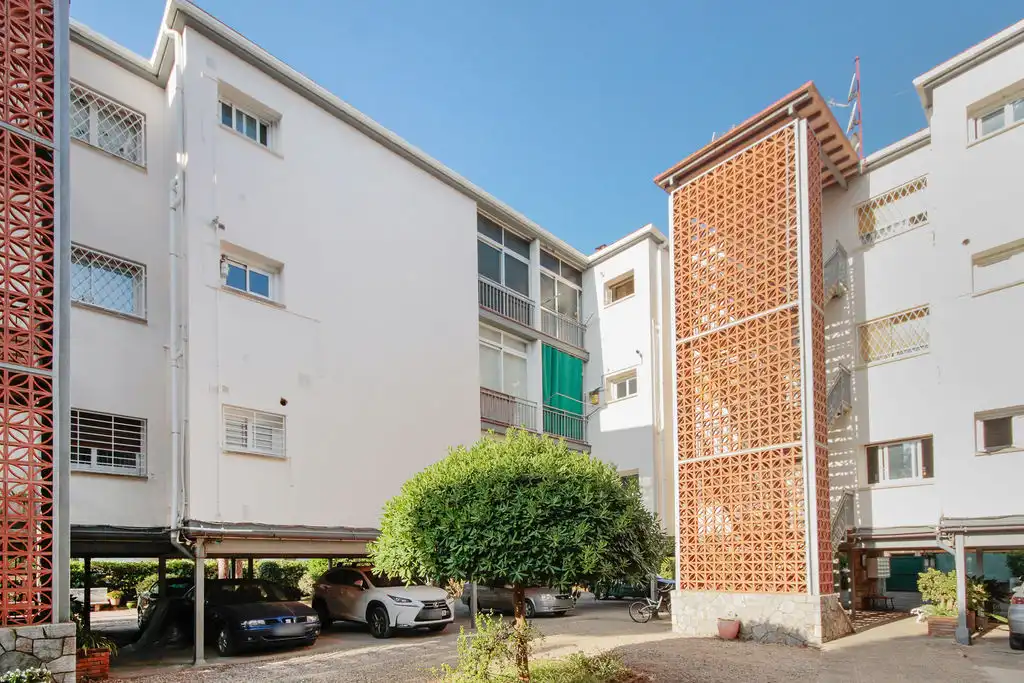 Vista exterior de Piso en venta en Castelldefels con Piscina