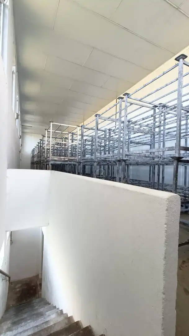Außenansicht von Fabrikhallen zum Verkauf in Tineo