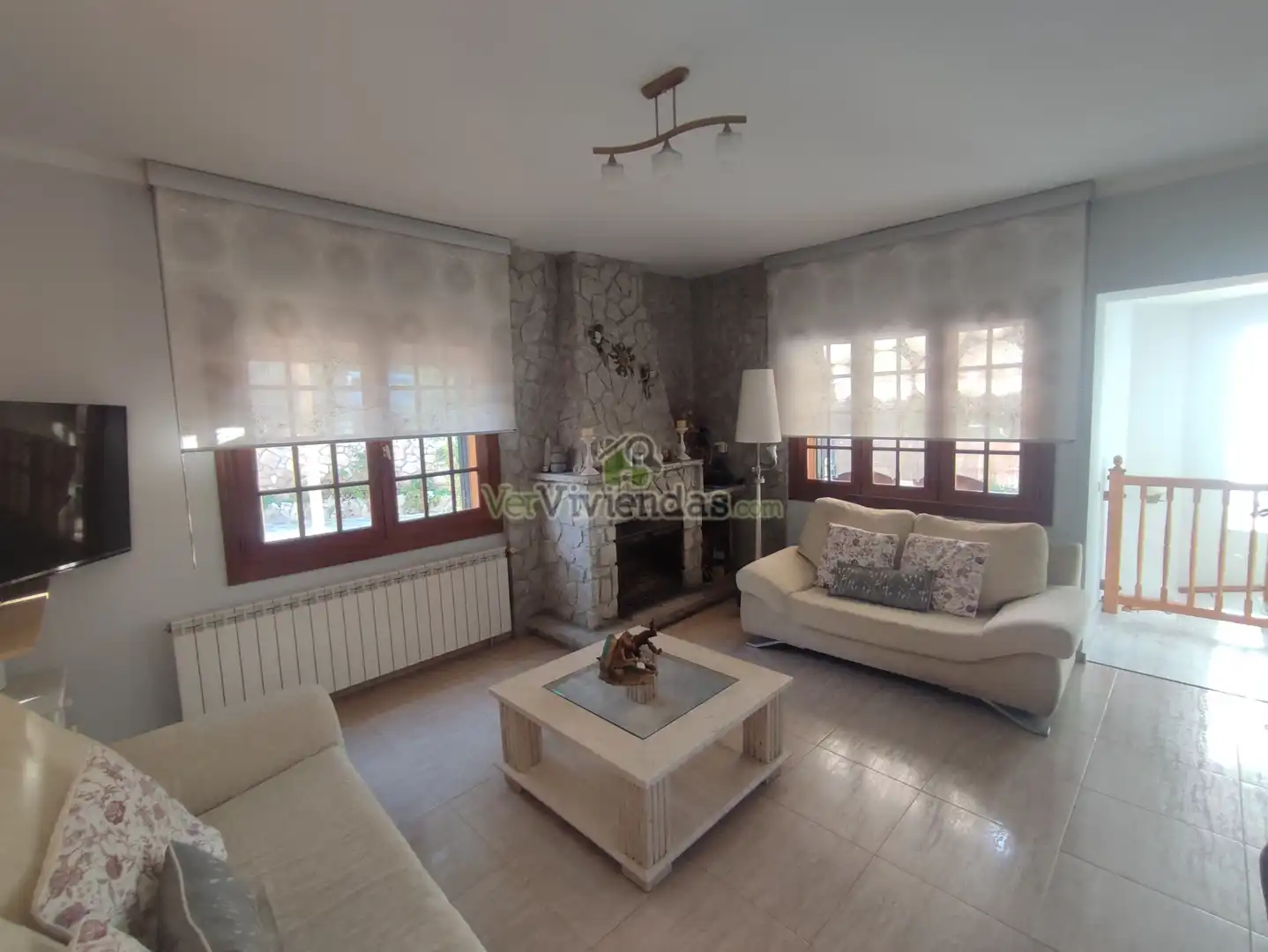Sala de estar de Casa o chalet en venta en Vallirana con Aire acondicionado, Calefacción y Jardín privado