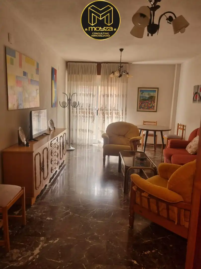 Sala d'estar de Pis en venda en Jaén amb Traster