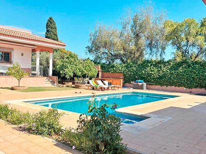 Jardí de Casa o xalet de lloguer en Marbella amb Aire condicionat, Terrassa i Piscina