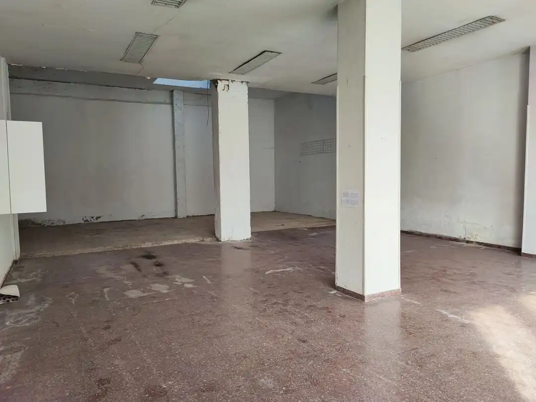 Local comercial de lloguer a Calle de los Herrán, imagen 3