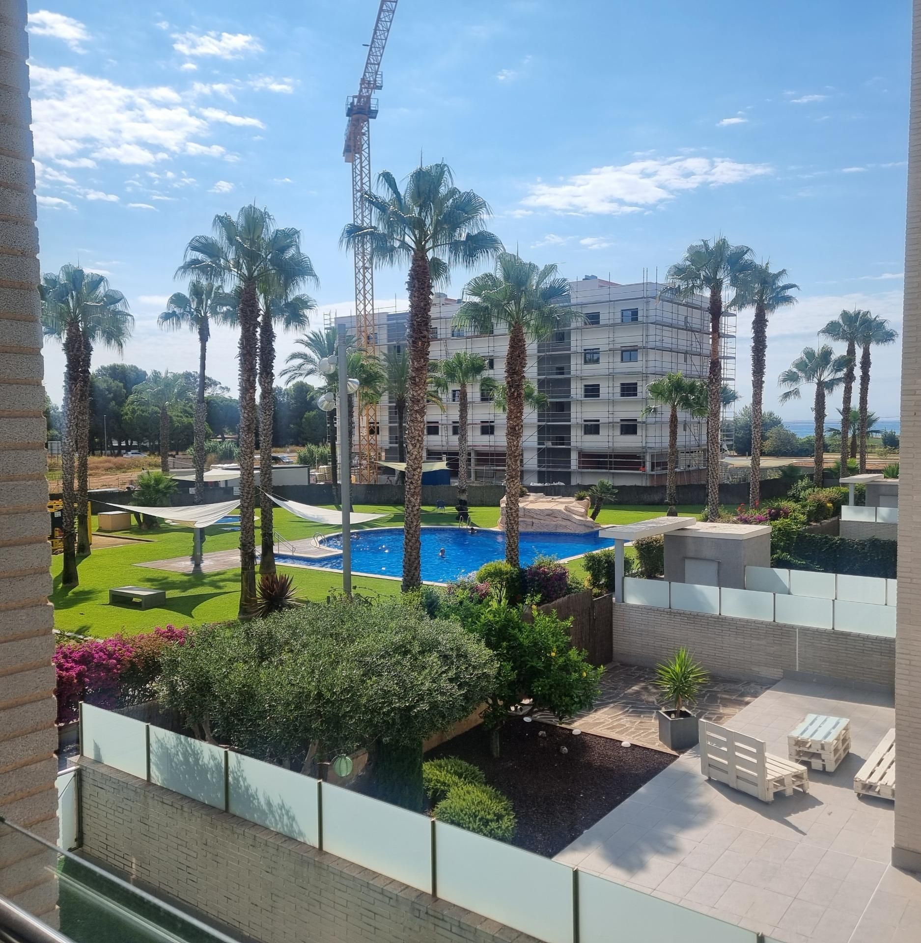 Piscina de Pis en venda en Torredembarra amb Aire condicionat, Calefacció i Jardí privat