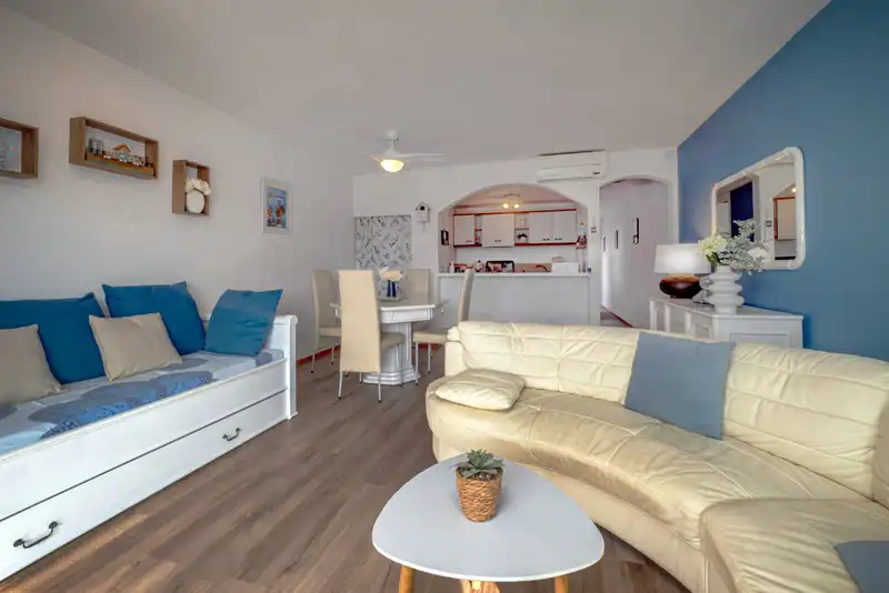 Sala d'estar de Pis en venda en Empuriabrava