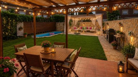 Exclusivo Chalet pareado de esquina con piscina y garaje para 4 vehículos en Parque Vallejo  Alovera, imatge 2