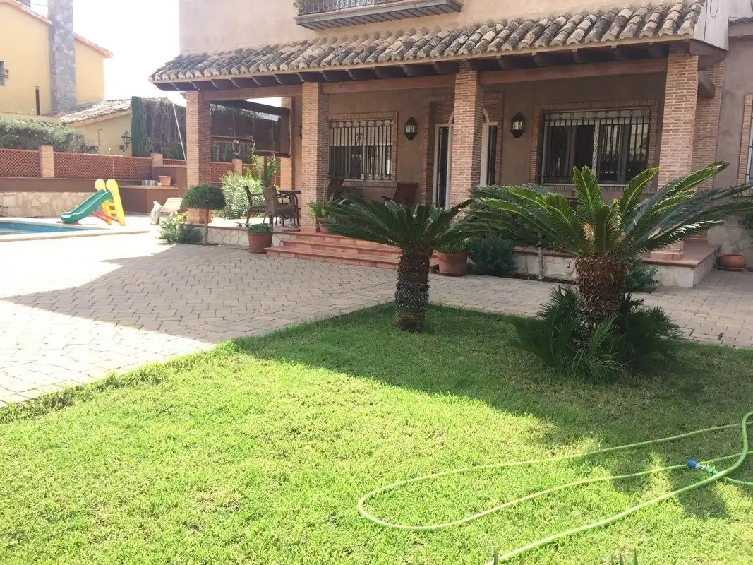 Jardí de Casa o xalet en venda en Elche / Elx amb Jardí privat, Terrassa i Piscina