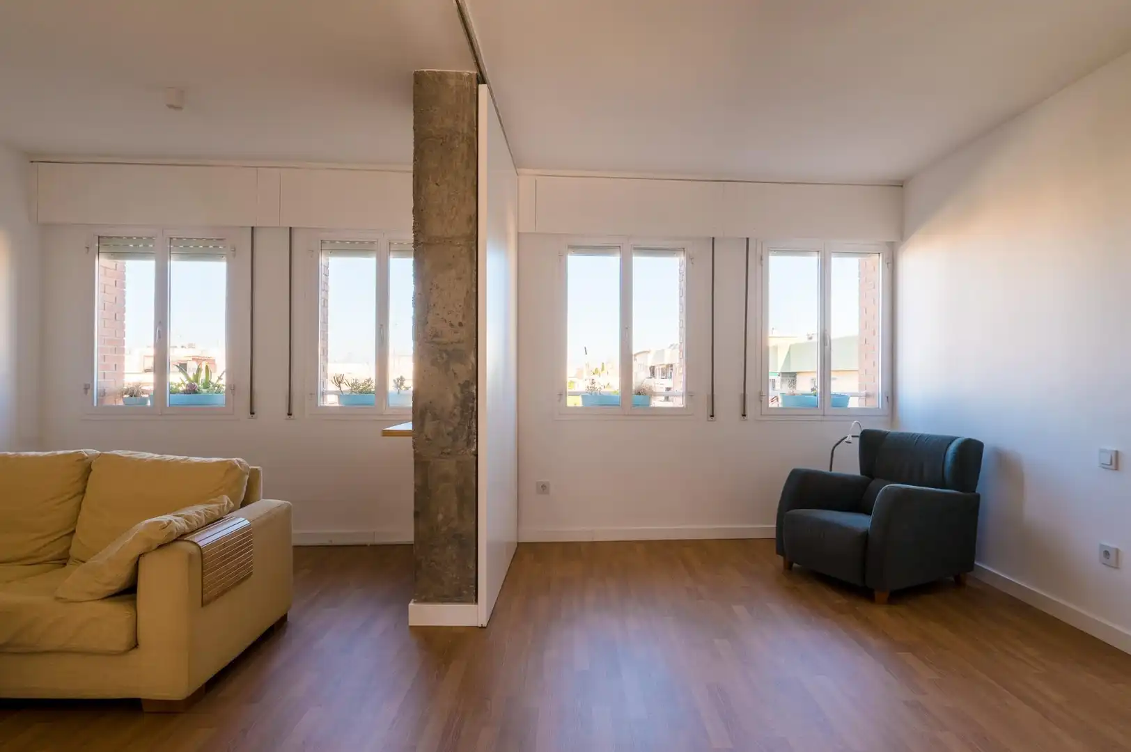 Living room of Flat for rent in Sevilla  with Air Conditioner and Furnished