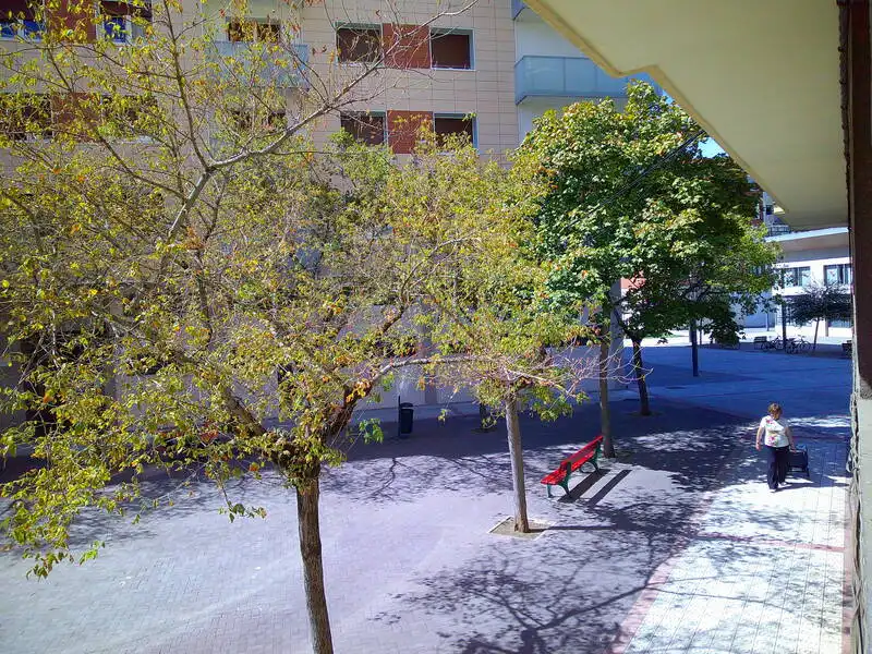 Vista exterior de Oficina de alquiler en  Pamplona / Iruña con Calefacción