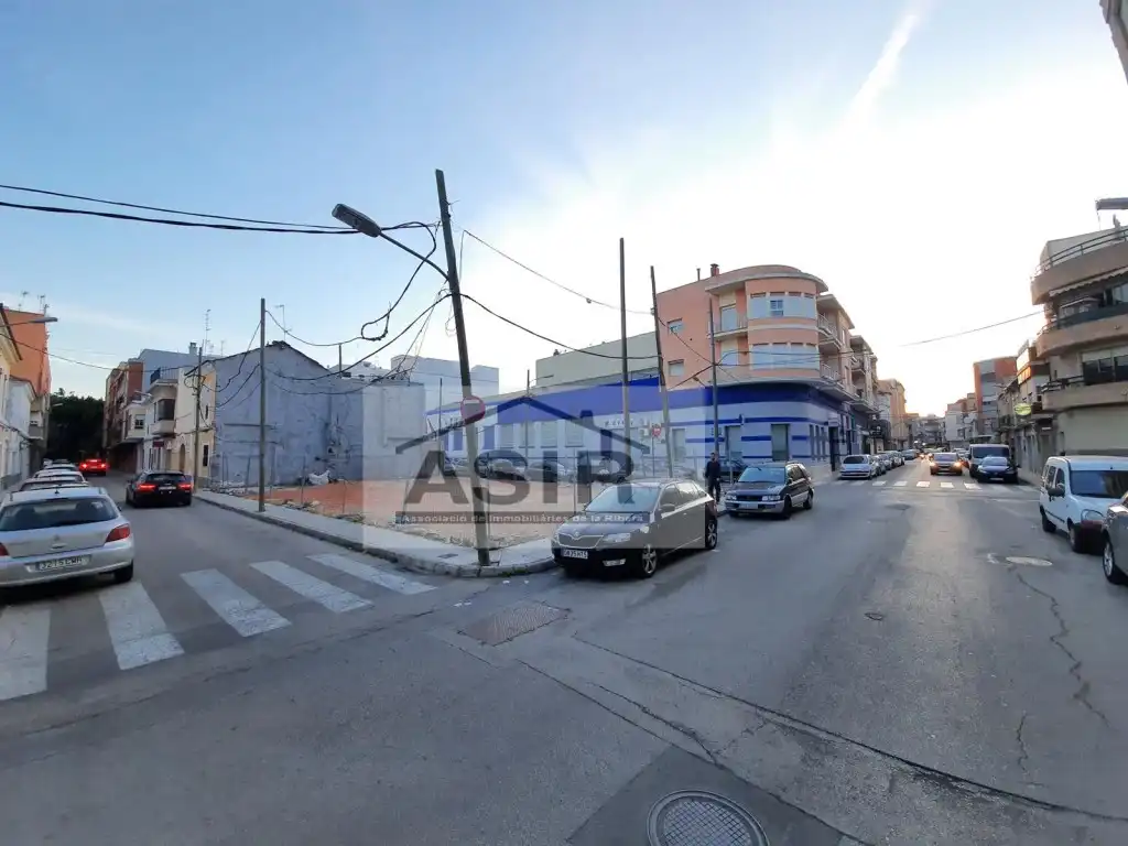 Wohnbaugrundstück zum Verkauf in Casc Urbà, imagen 6
