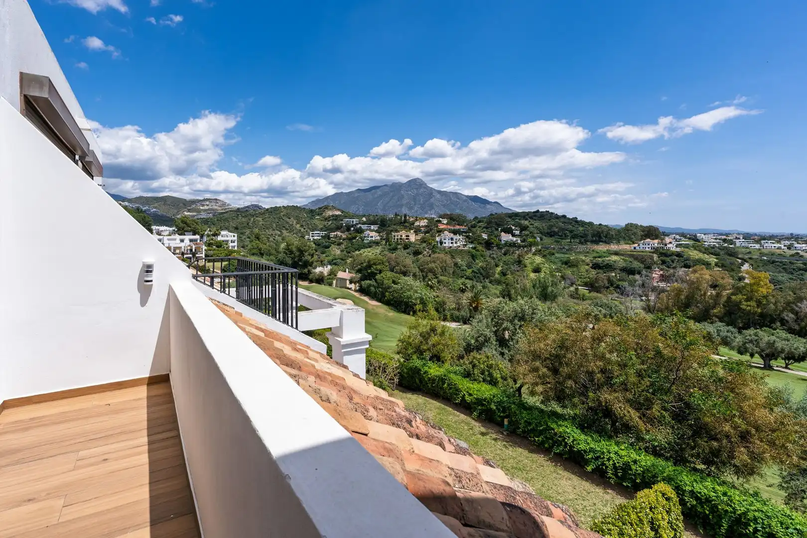 Adosado con piscina en venta en La Quinta, imagen 12