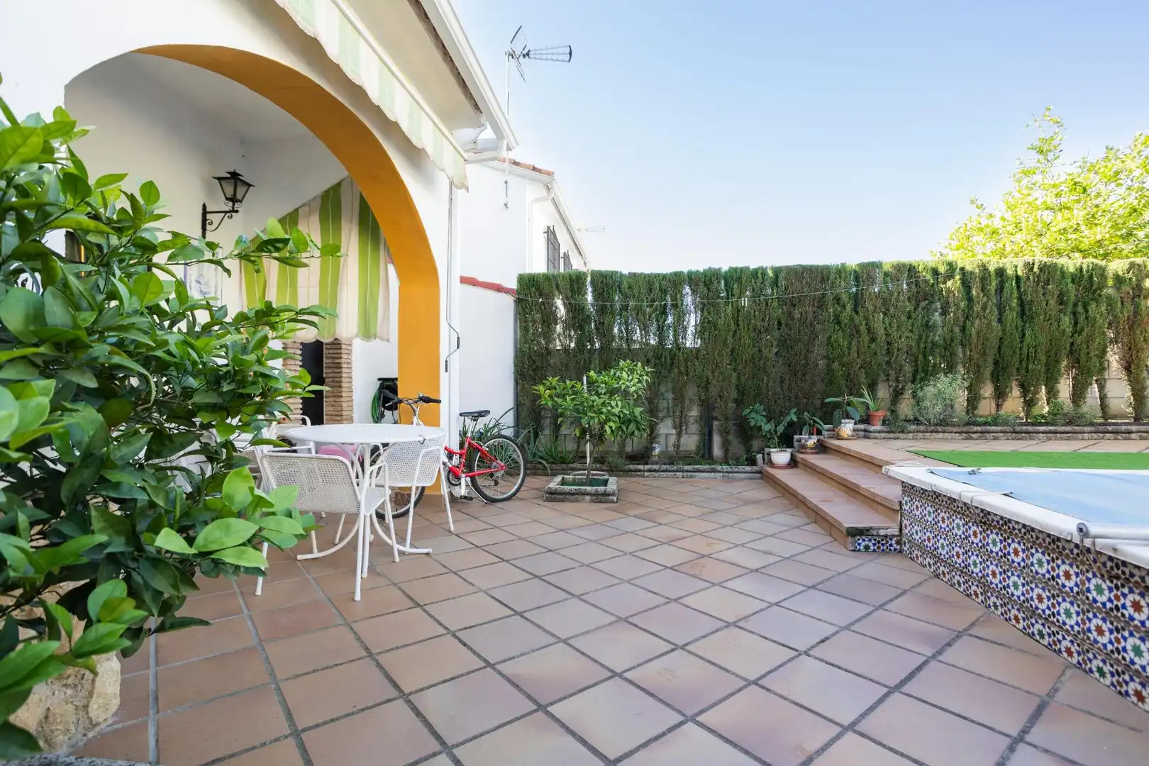 Detached homes for sale in El Brillante -El Naranjo - El Tablero