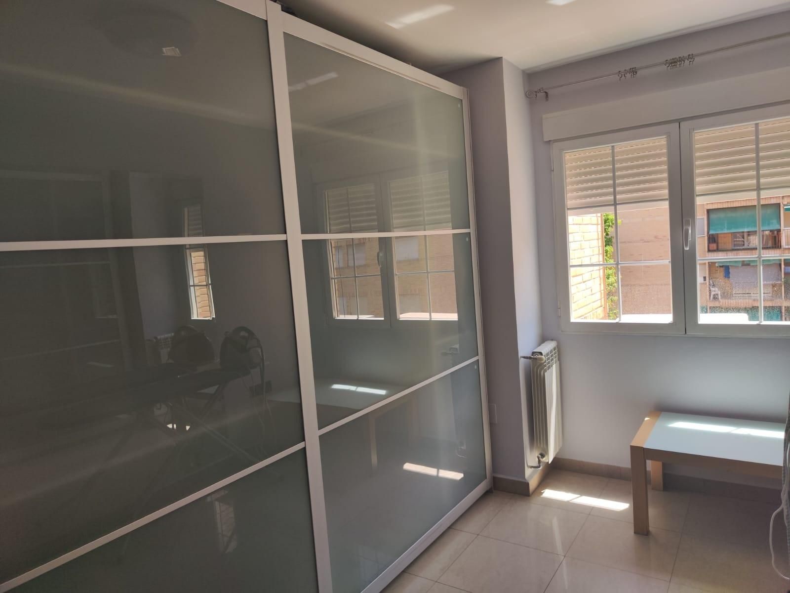 Bedroom of Flat to rent in  Granada Capital  with Air Conditioner, Heating and Balcony