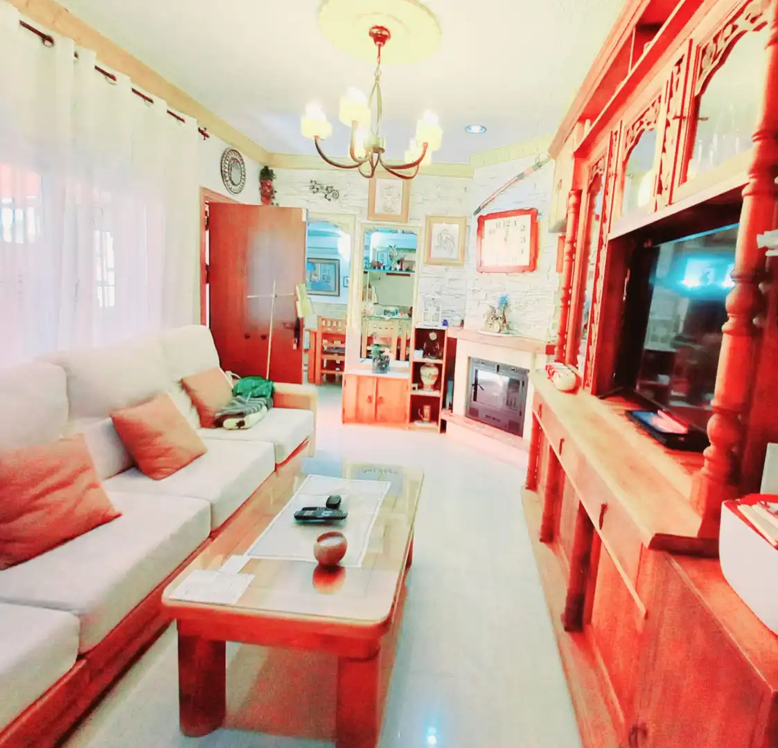 Sala de estar de Casa o chalet en venta en Rincón de la Victoria con Aire acondicionado, Jardín privado y Terraza