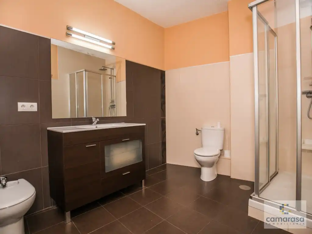 Baño de Piso en venta en Ávila con Calefacción y Terraza