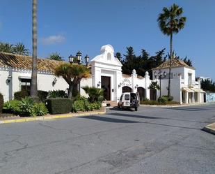 Vista exterior de Local en venda en Estepona