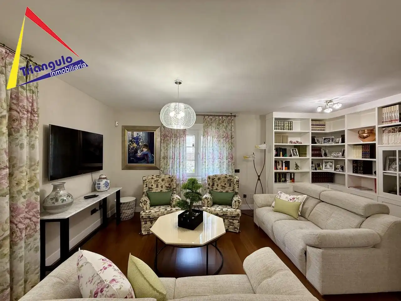 Sala de estar de Casa o chalet en venta en Otero de Herreros con Calefacción y Jardín privado