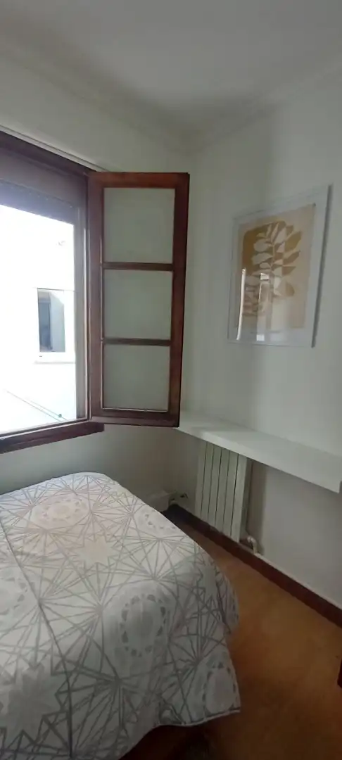 Bedroom of Flat for rent in Gijón   with Heating, Furnished and Washing machine