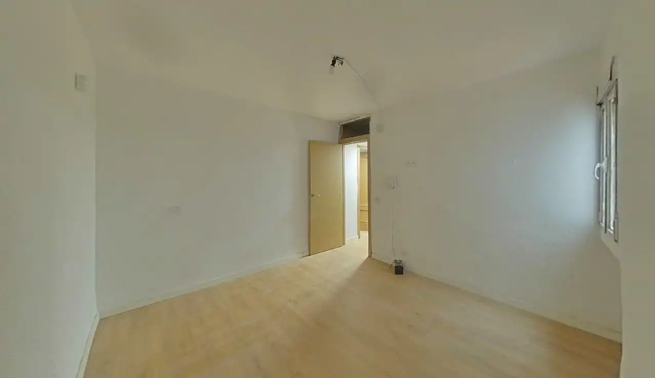 Habitación de Piso en venta en Madrid con Parquet
