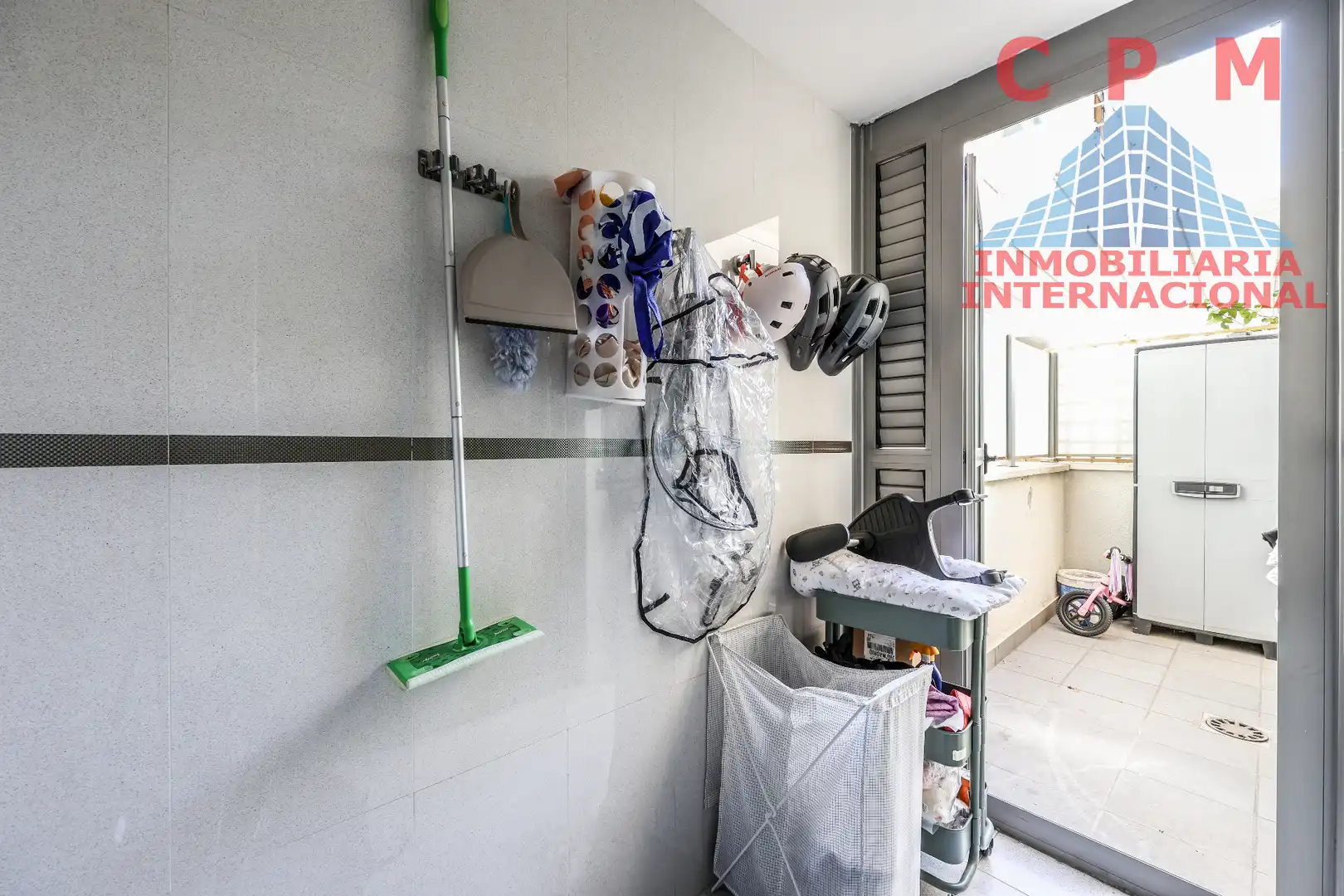 Balcony of Flat for rent in Madrid  with Air Conditioner, Heating and Parquet flooring