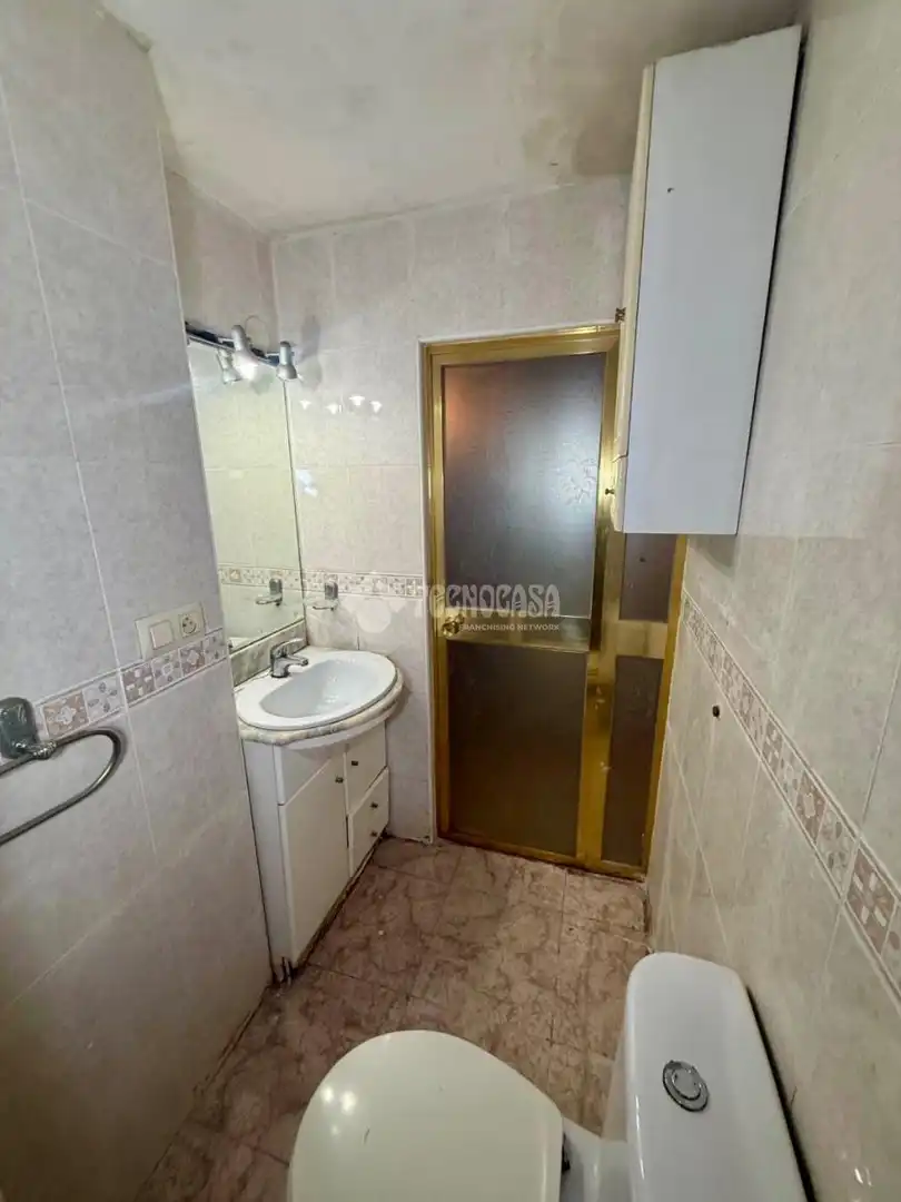 Baño de Piso en venta en Madrid con Calefacción y Terraza