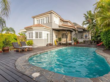 Maison avec piscine à vendre à Avenida DEL MANANTIAL