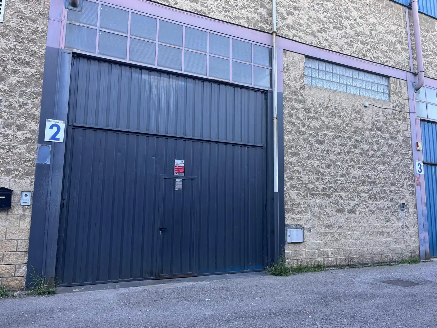 Exterior view of Industrial buildings for sale in Basauri 