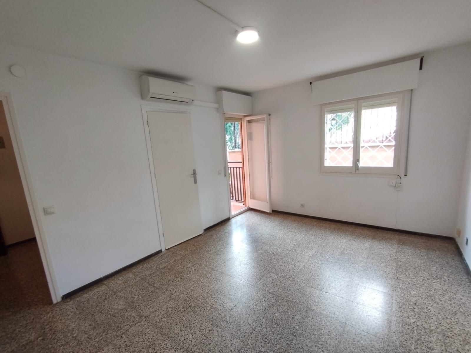 Dormitori de Pis en venda en  Barcelona Capital amb Aire condicionat, Terrassa i Balcó