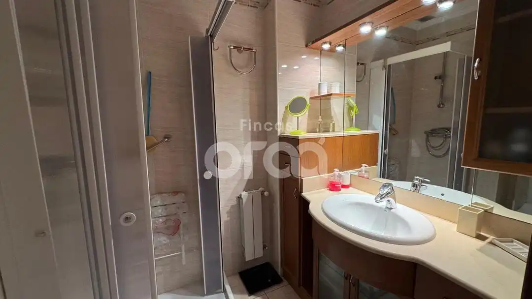 Bathroom of Flat for sale in Santurtzi   with Heating, Terrace and Furnished