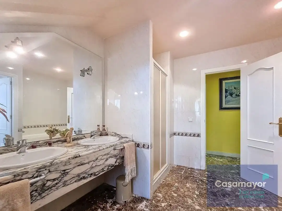 Houses for sale in Sol y Luz