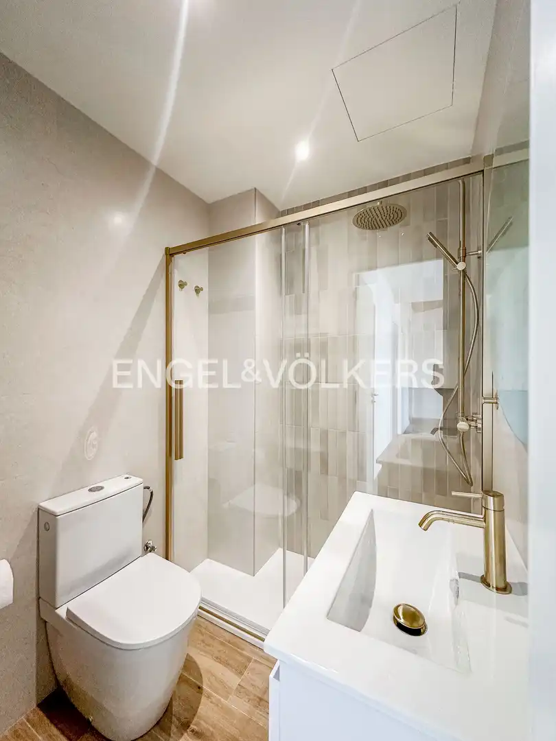 Baño de Apartamento en venta en Premià de Mar con Aire acondicionado, Calefacción y Parquet