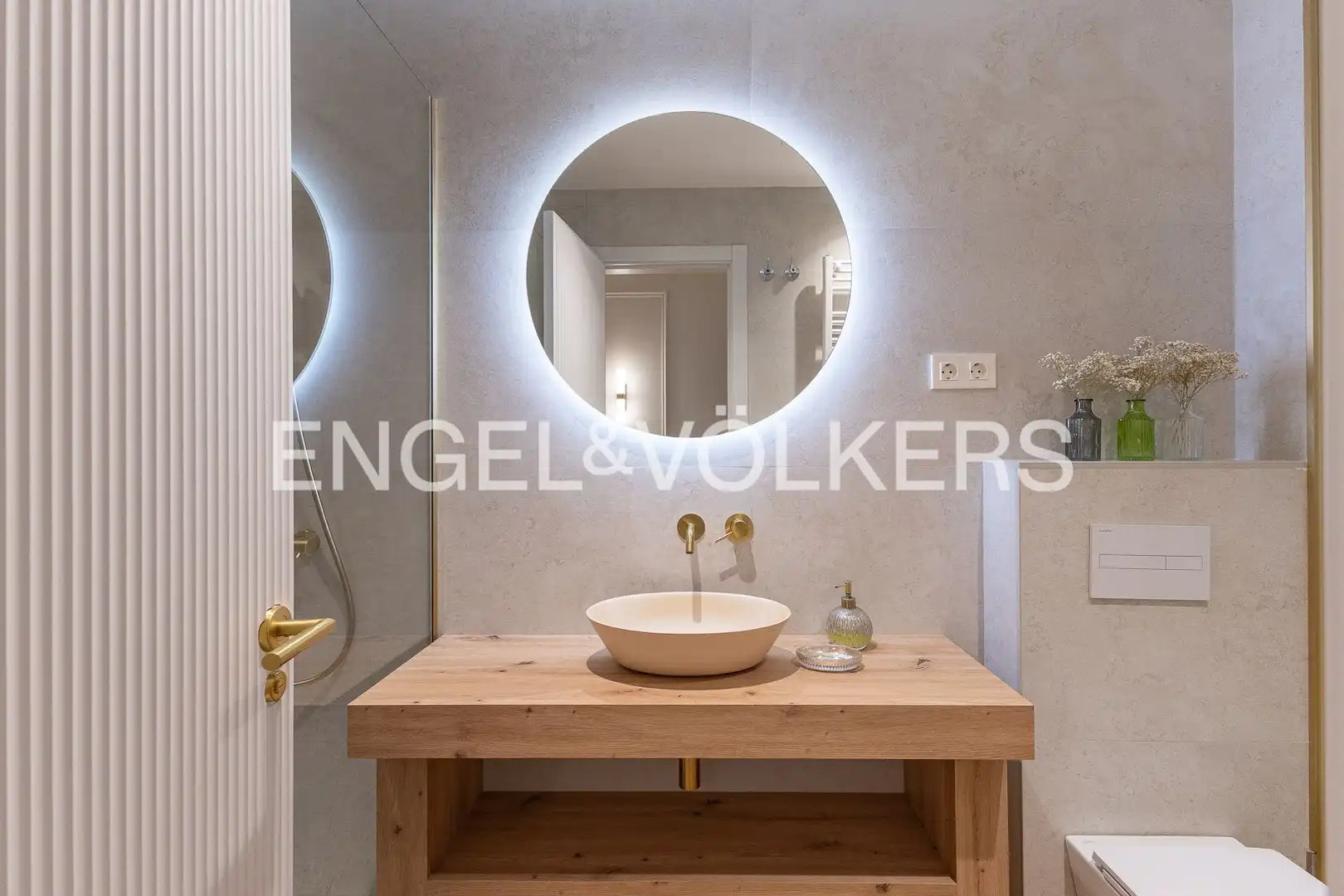 Bathroom of Flat for sale in Madrid  with Air Conditioner, Heating and Furnished