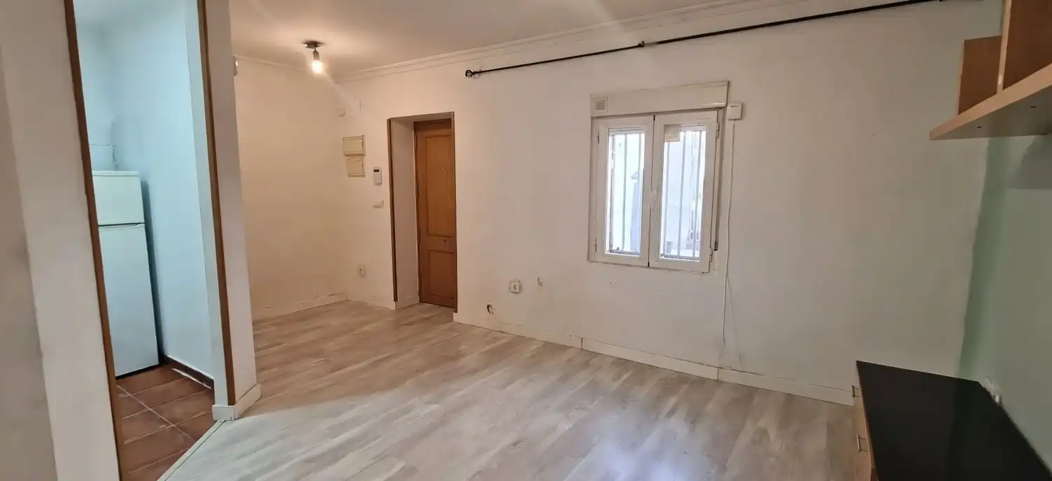 Flat for sale in Calle de los Jaramagos, imagen 2