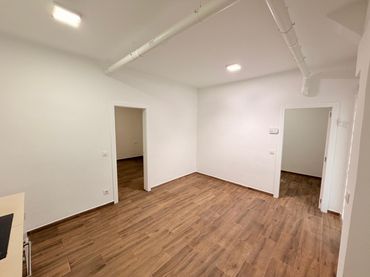 Business premises for sale in Avinguda de Cornellà 143