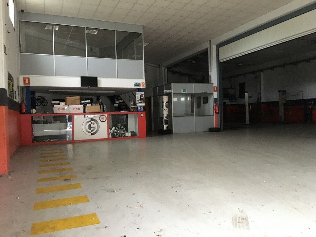 Nau industrial en venda a Avenida da Praia, 109, Oseiro