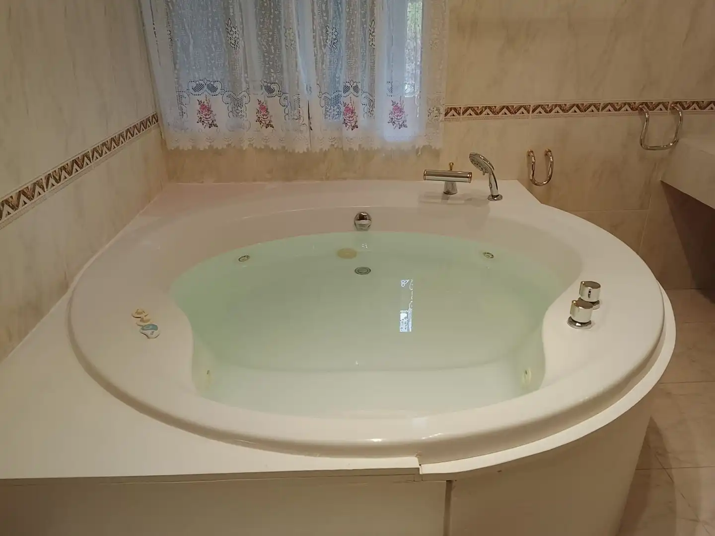 Badezimmer von Maisonette zum Verkauf in Valdemaqueda mit Heizung, Privatgarten und Terrasse