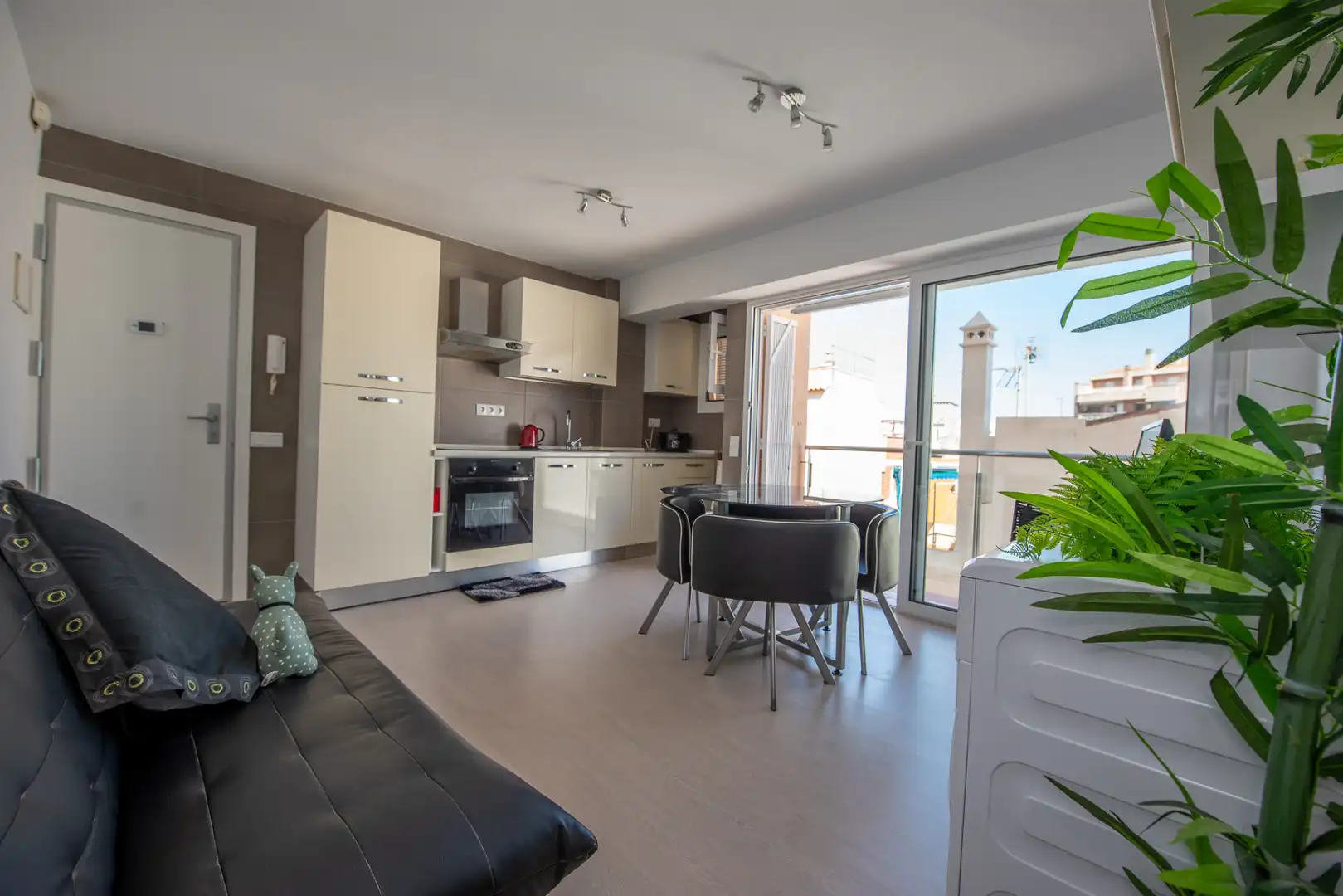 Living room of Flat for sale in Sant Feliu de Guíxols  with Heating, Furnished and Oven