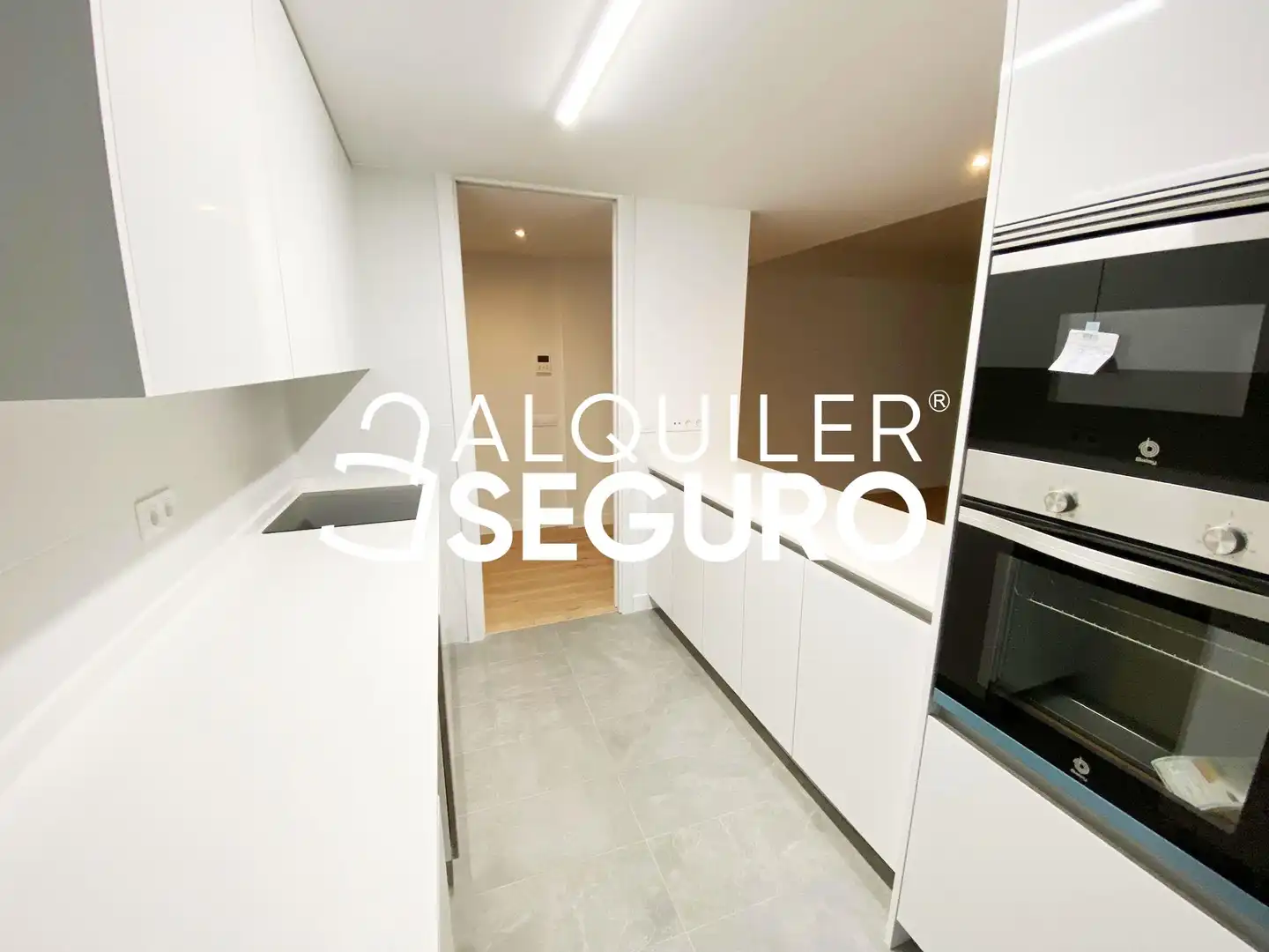 Kitchen of Flat for rent in Madrid  with Air Conditioner, Heating and Terrace