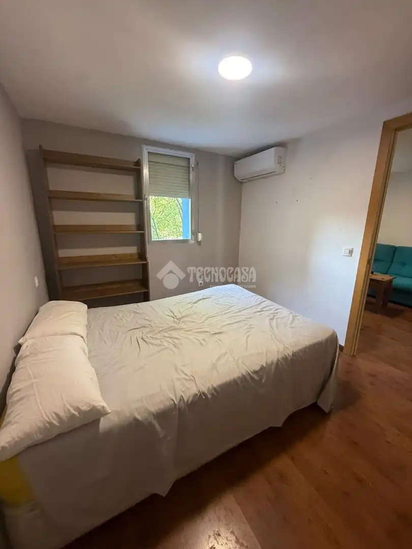 Bedroom of Flat for sale in Carabanchel