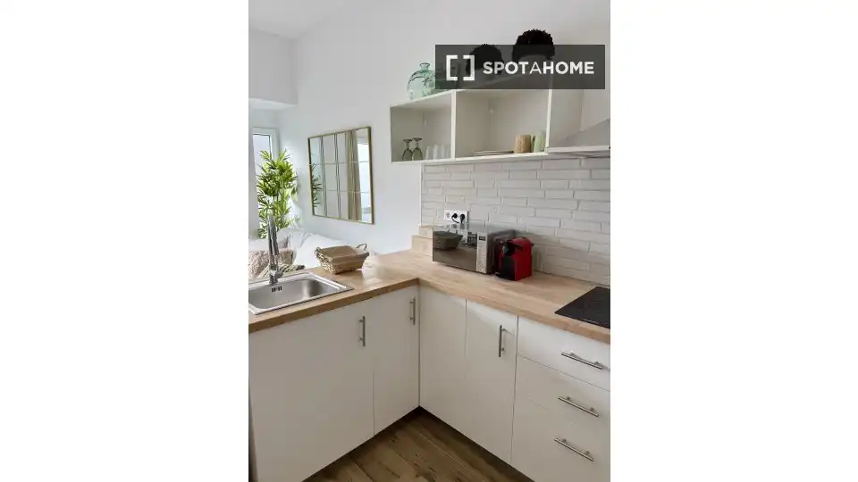 Kitchen of Flat for rent in Valencia  with Air Conditioner, Heating and Furnished