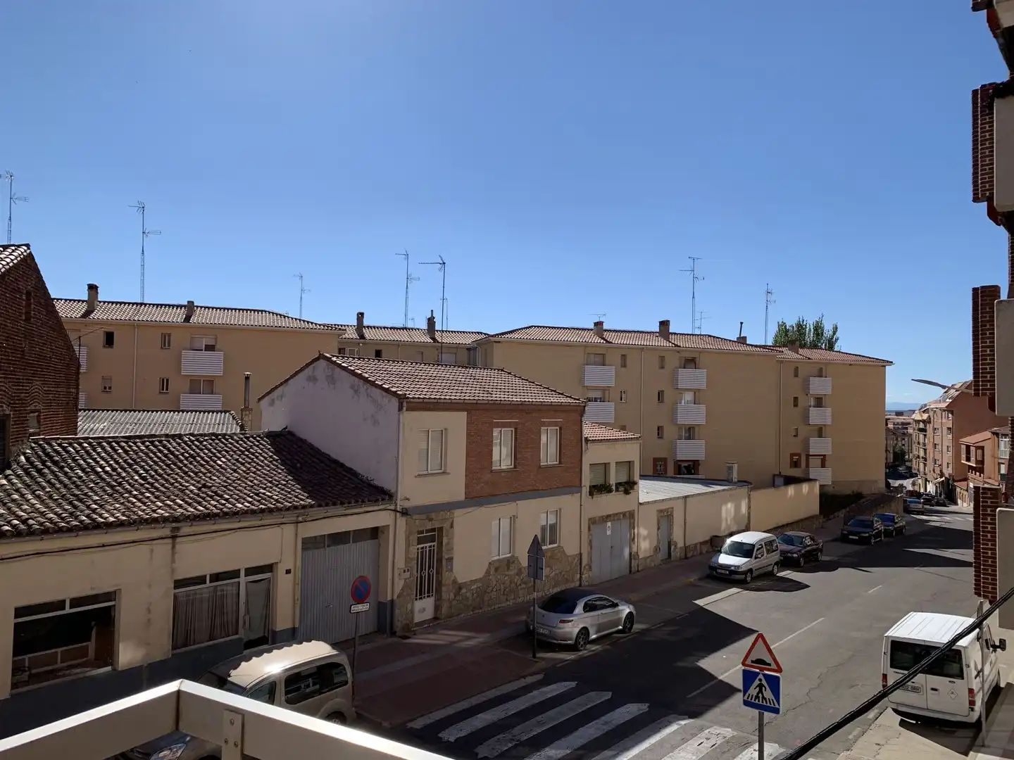 Vista exterior de Piso en venta en Benavente con Trastero