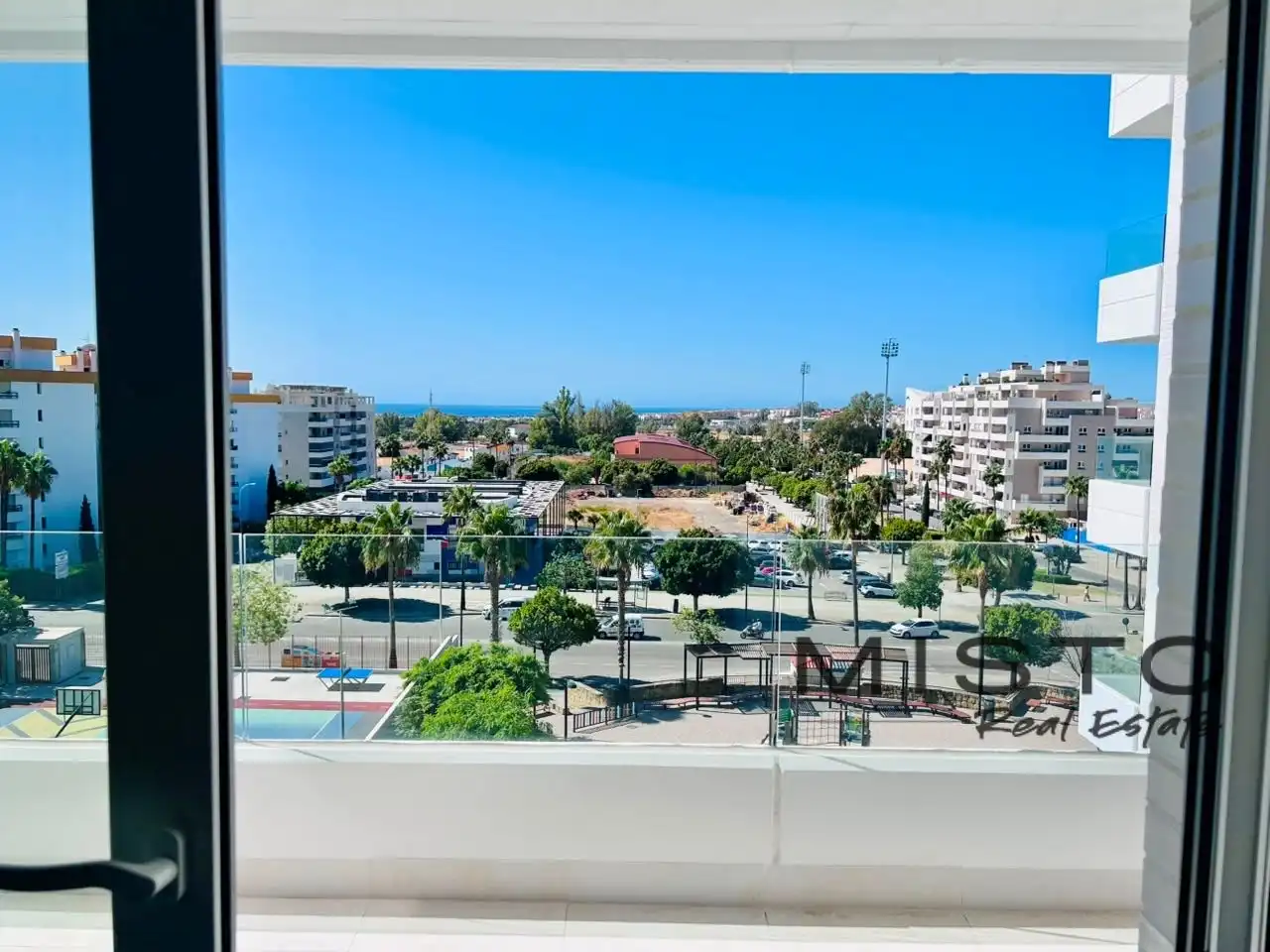 Exterior view of Flat for rent in Nueva Andalucía