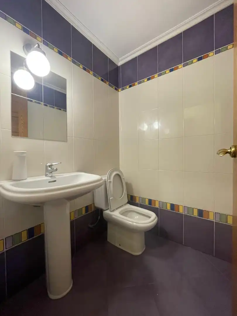 Bany de Casa o xalet en venda en Ferrol amb Calefacció, Forn i Rentadora