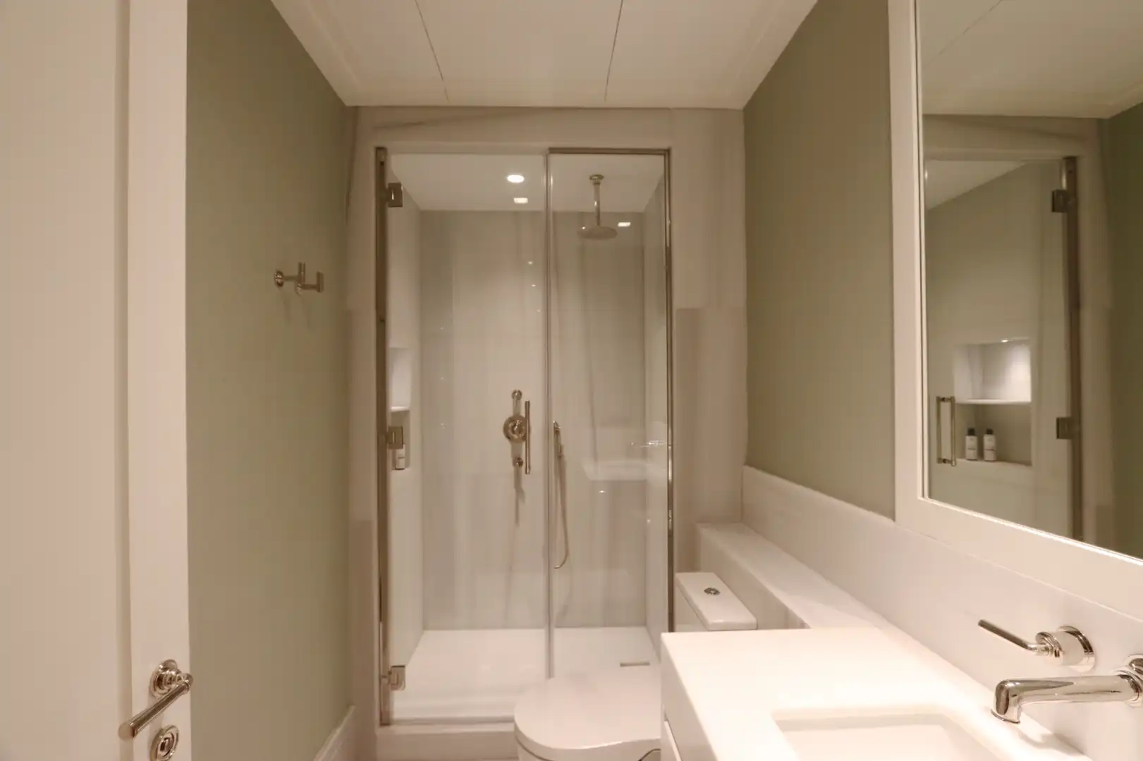 Bathroom of Flat for sale in Madrid  with Air Conditioner, Heating and Parquet flooring